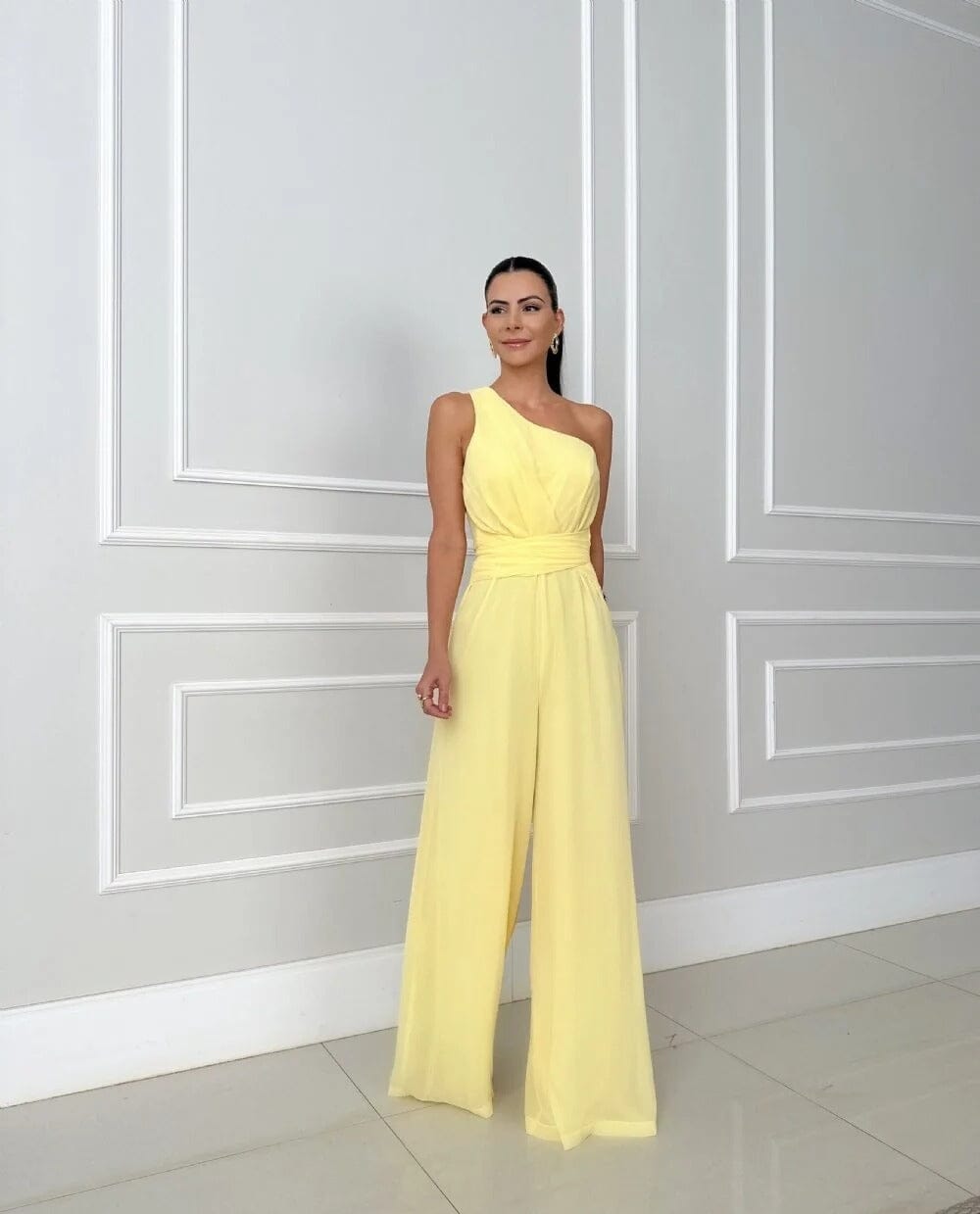 Macacão Glamour – Sofisticação e Estilo para Ocasiões Especiais Macacão Glamour MRL-055 Miralleve