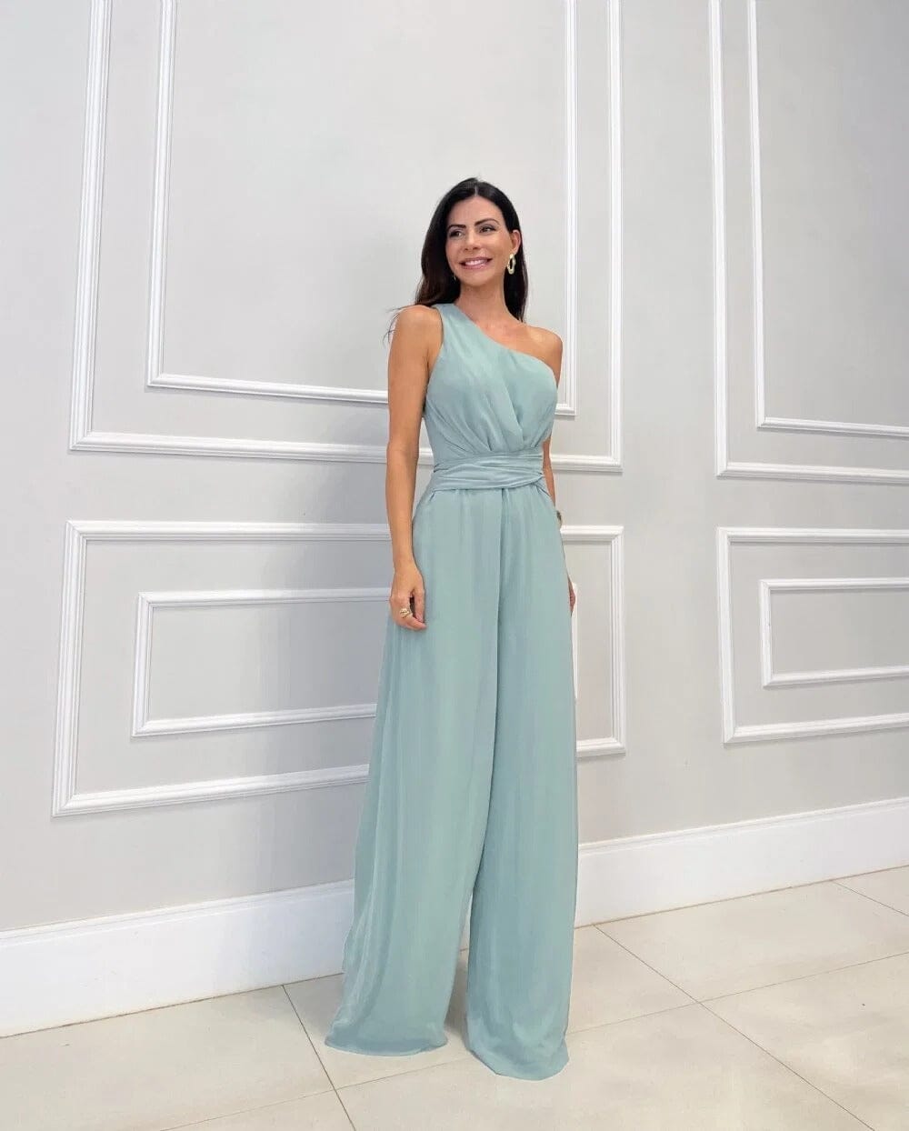Macacão Glamour – Sofisticação e Estilo para Ocasiões Especiais Macacão Glamour MRL-055 Miralleve 